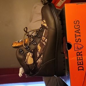 Brand New Deer Stags sz. 6.5M  brown w/ hunt camouflage boots